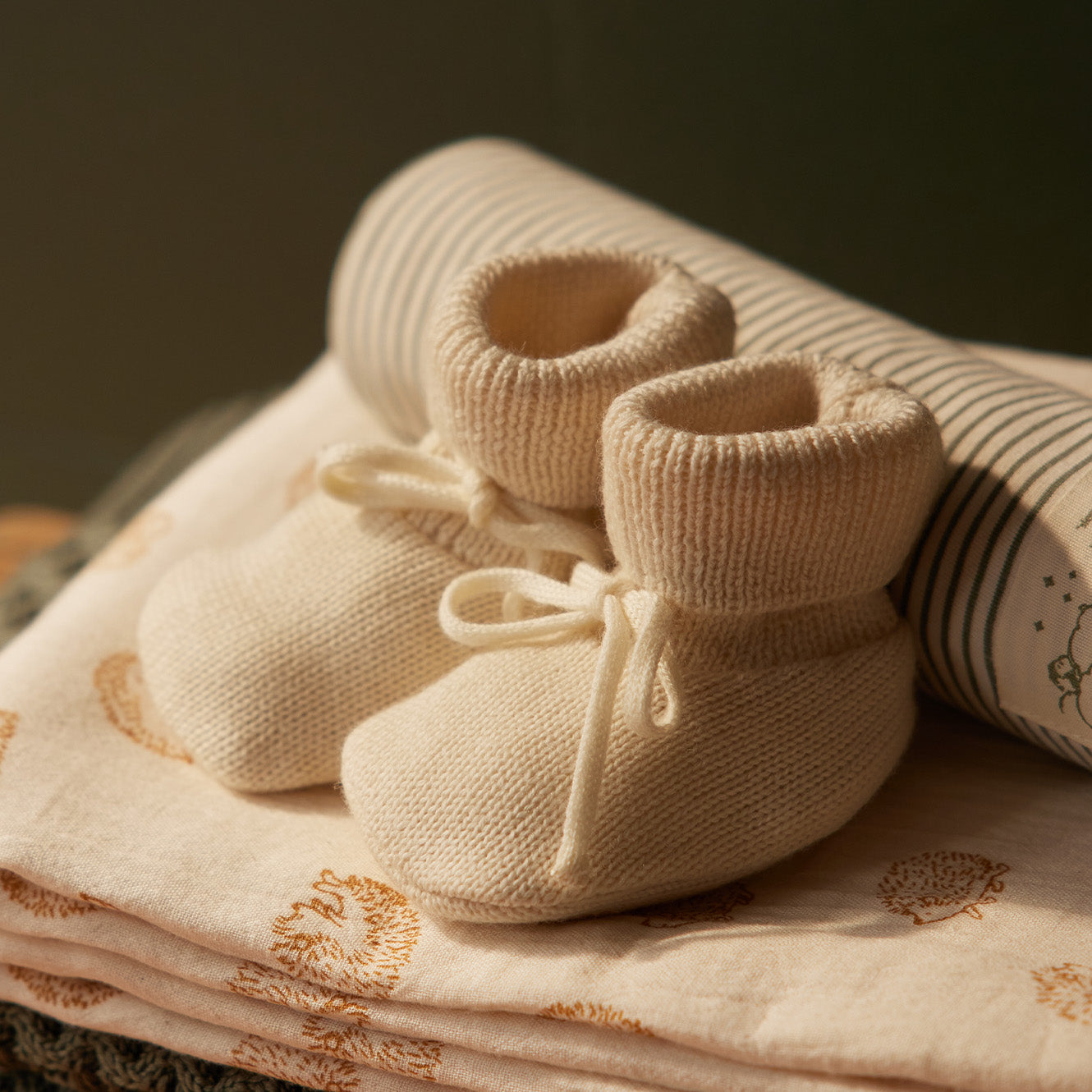 MERINO KNIT DRAWSTRING BOOTIES | Natural-Web-hover