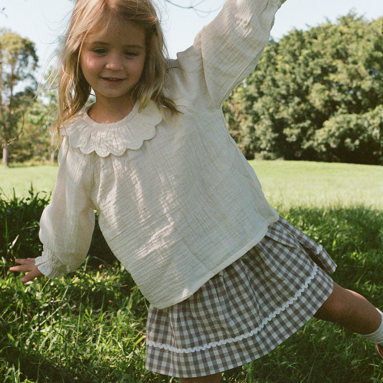 RUFFLE CAMERON BLOUSE | Natural Crinkle-Extra Img - 2